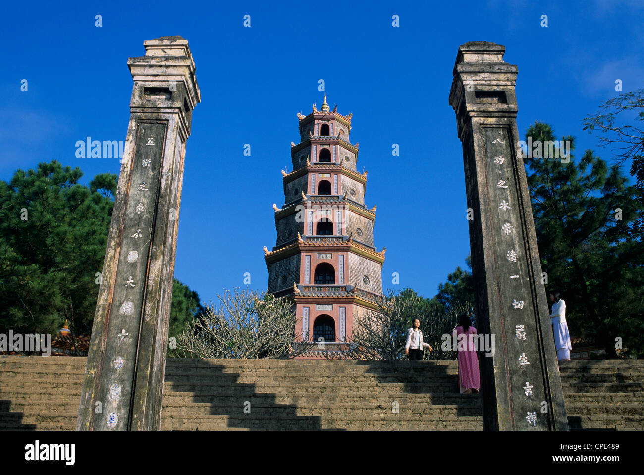 La pagode de Thien Mu (pagode bouddhiste de la Dame Céleste) (dame céleste), la Pagode Hue, la côte centrale du nord du Vietnam, l'Indochine, Banque D'Images