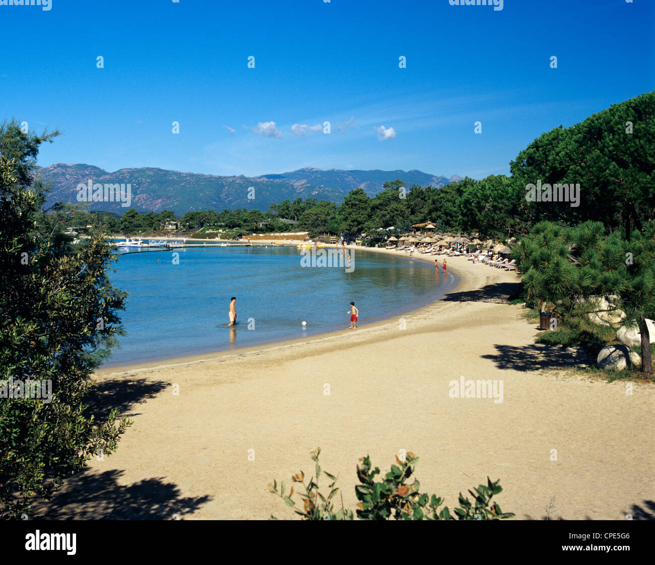 Vue Sur La Plage Cala Rossa Le Sud est De La Corse Corse France vue-sur-la-plage-cala-rossa-le-sud-est-de-la-corse-corse-france