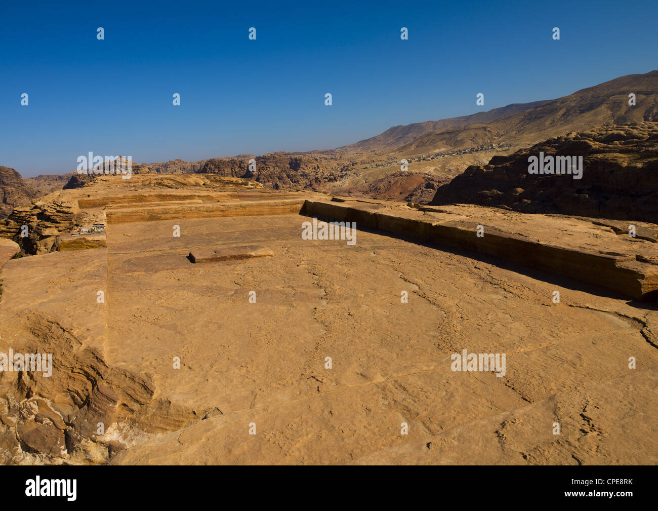 Haut lieu de sacrifice sur le sommet de la crête de Attuf, Petra, Jordanie Banque D'Images