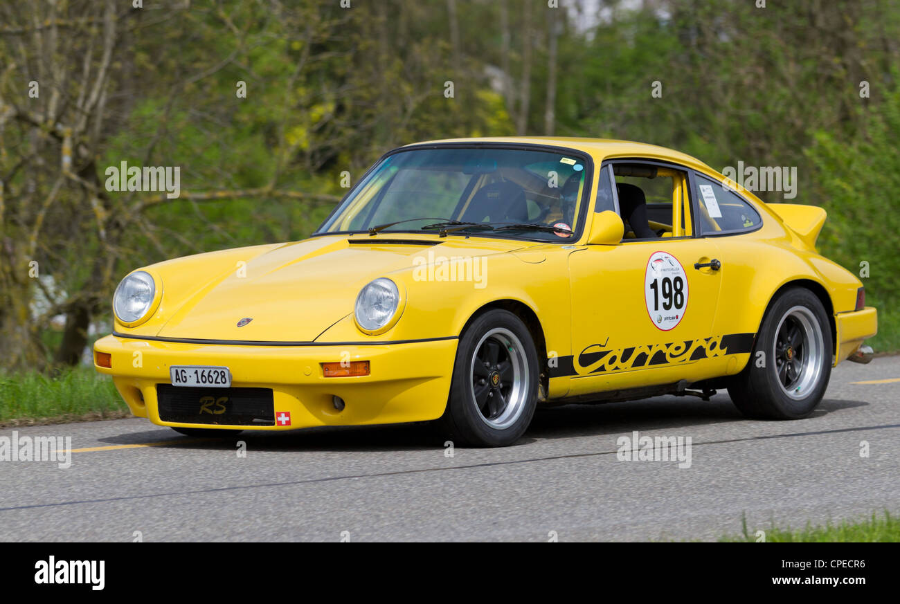 MUTSCHELLEN, SUISSE - 29 avril : course de voitures de tourisme Vintage Porsche Carrera de 1976 au Grand Prix de Mutschellen, SUI sur Avril Banque D'Images