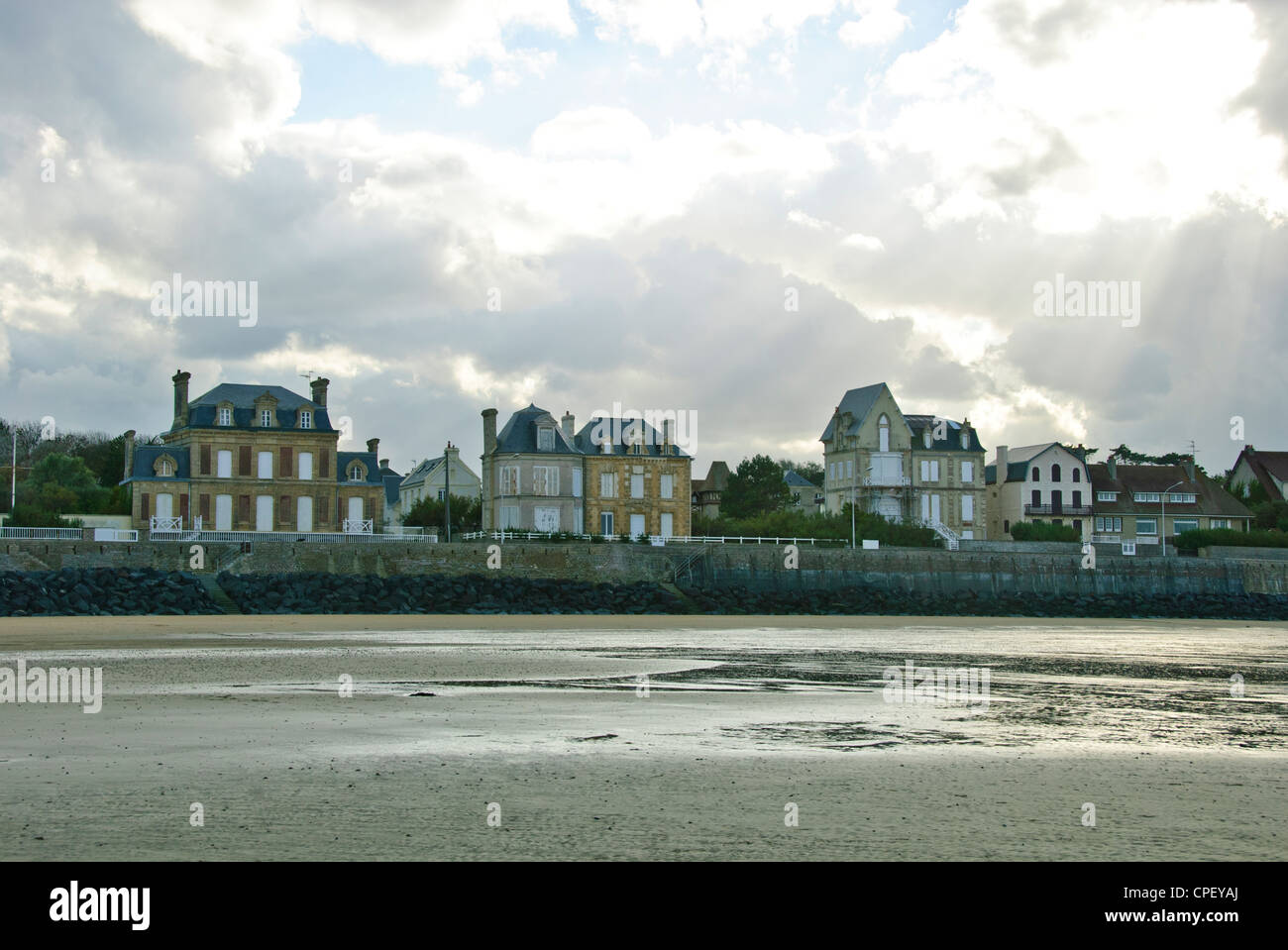 Gold Beach, débarquement en Normandie des Alliés,D-Day,les ports artificiels,Ports,Maisons, Villas,Ville,Arromanches les Bains,Normandie,France Banque D'Images