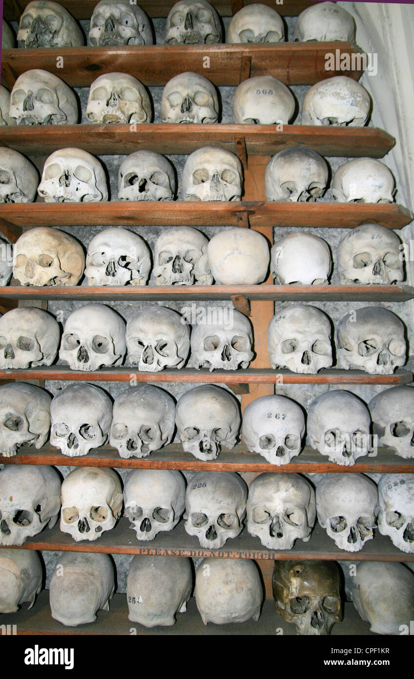 Église St Leonard's crânes Hythe Kent England UK Banque D'Images