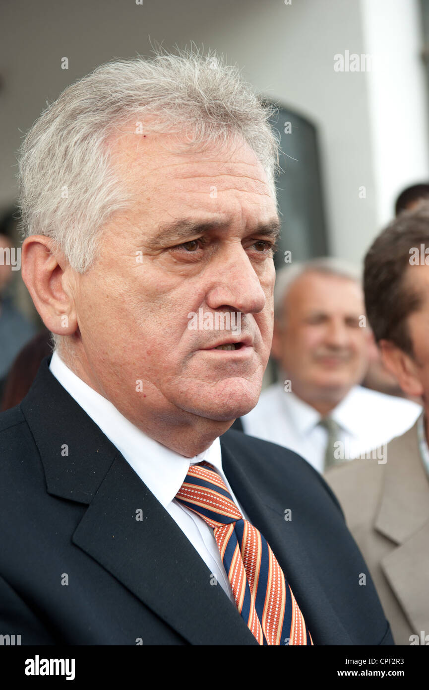 Tomislav Nikolic à Kraljevo quelques jours avant les élections présidentielles de 2012. Banque D'Images