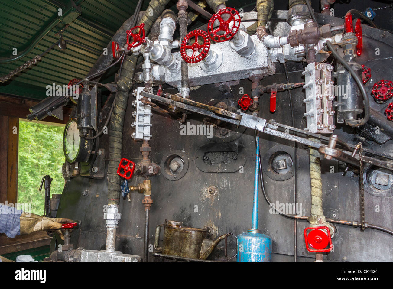 Cockpit de 1917 Baldwin 'Pershing' 2-8-0 locomotive à moteur à vapeur 300, 'classe de consolidation' à 'Texas State Railroad', Rusk, Texas. Banque D'Images