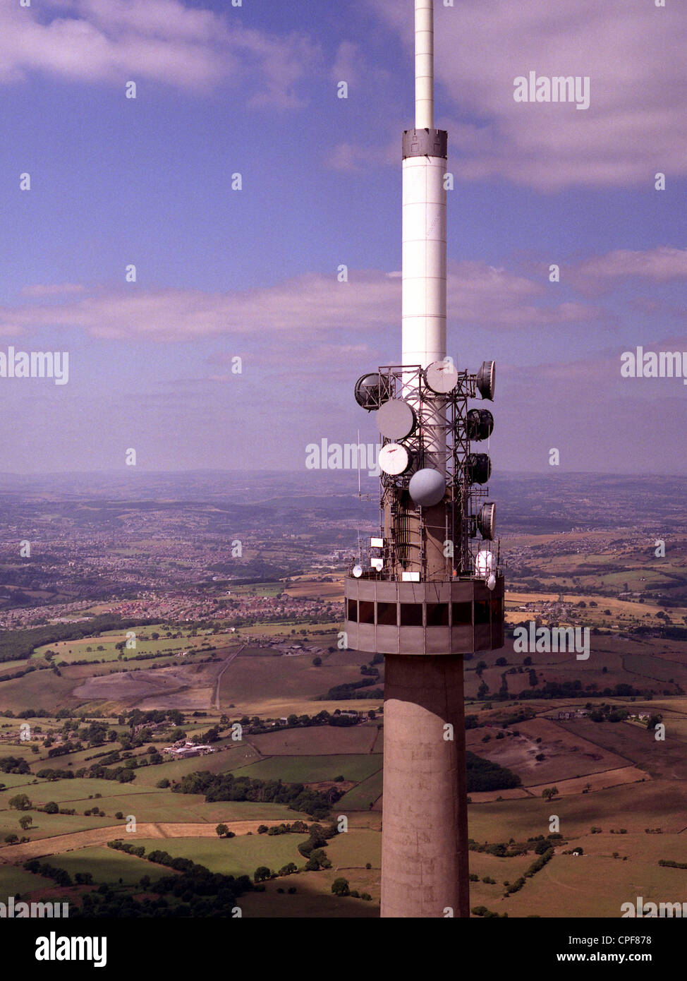 Vue aérienne d'Emley Moor plat antenne émetteur mât, à Huddersfield Banque D'Images