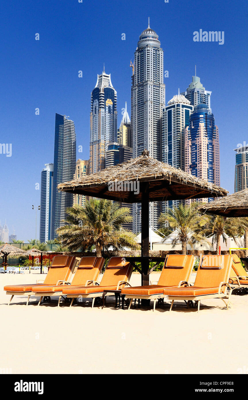 Avis de tours de la plage Marina, Dubaï, Émirats Arabes Unis Banque D'Images