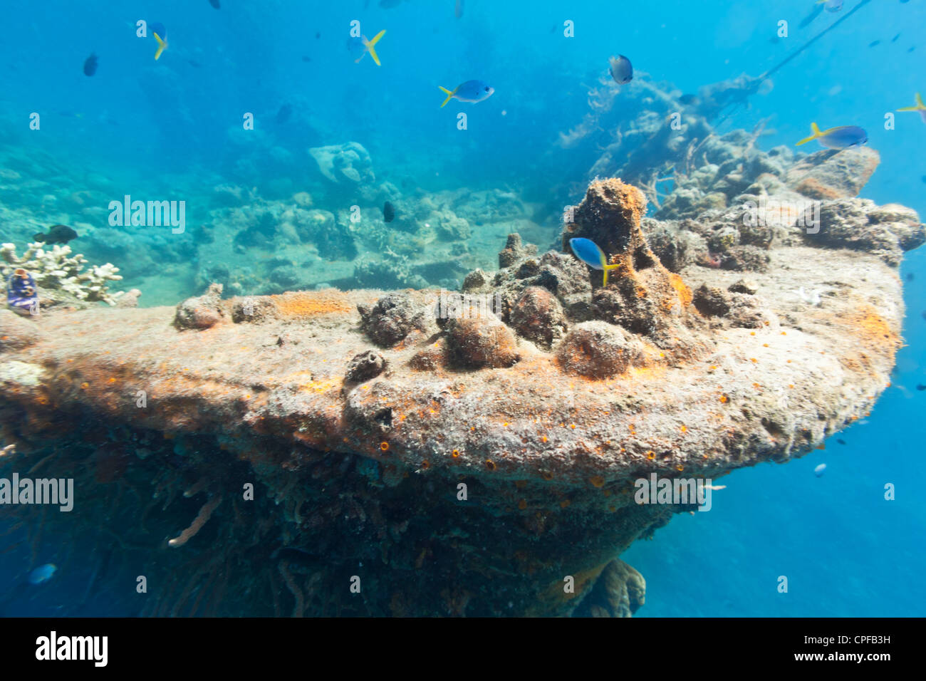 Sous l'épave. Canonnière engloutie à Lusong Island Banque D'Images