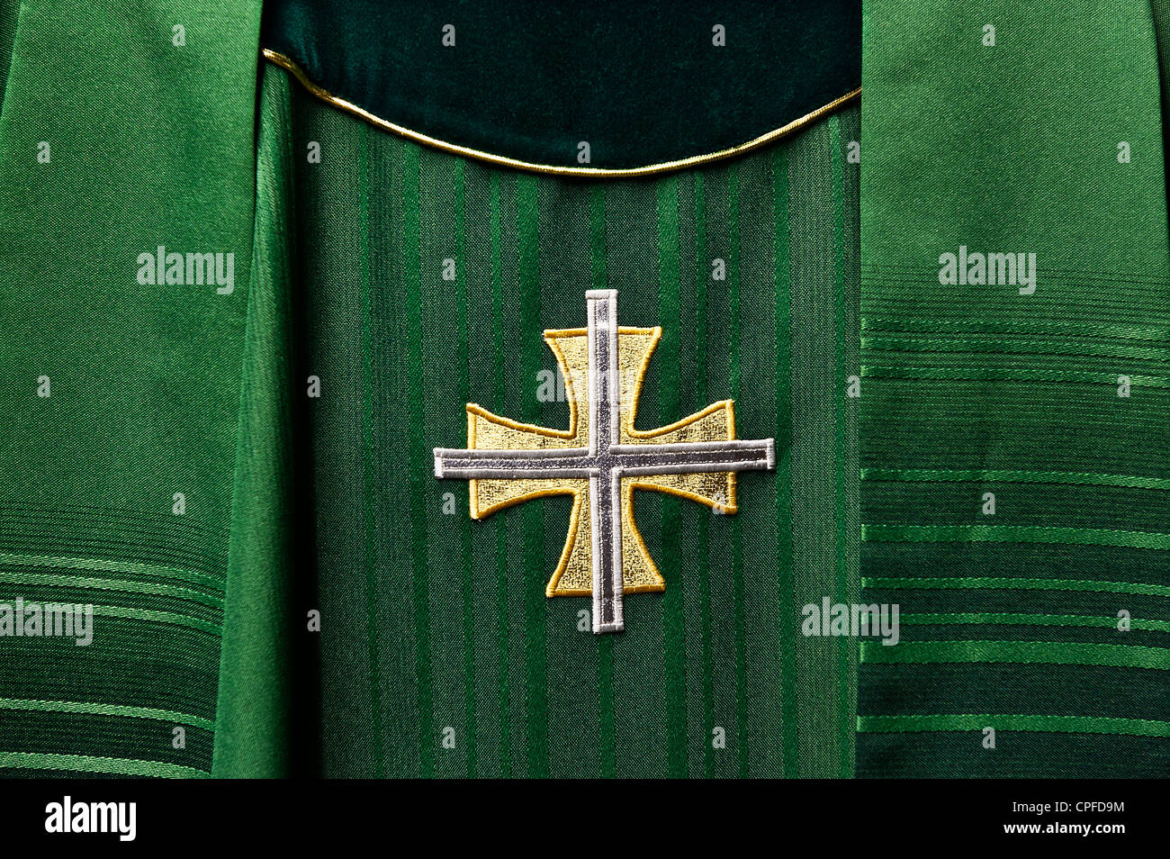 Prêtres vêtements liturgiques. Banque D'Images