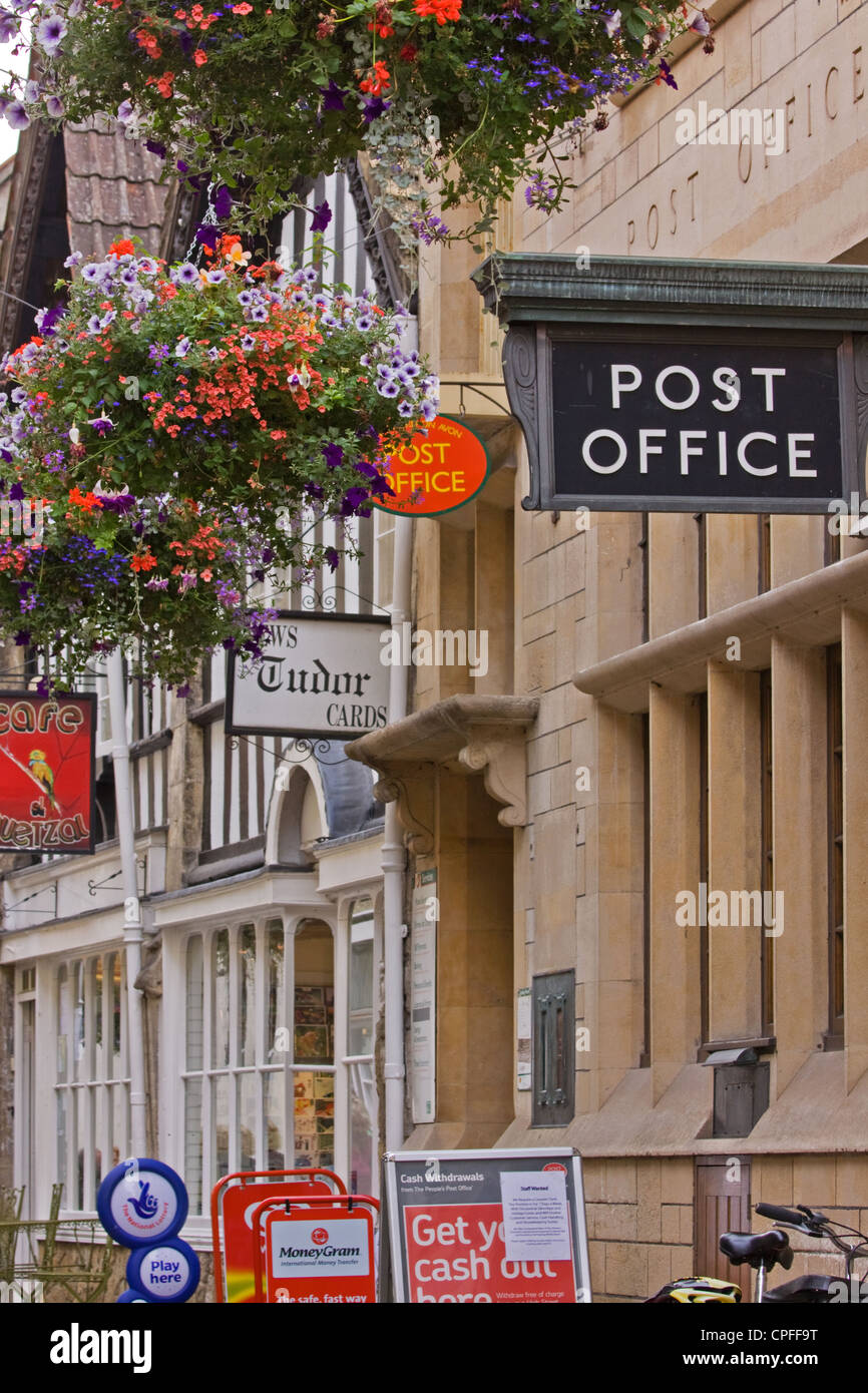 Le bureau de poste dans la région de Shambles Bradford-on-Avon, en  Angleterre. Bon nombre de ces bureaux de poste ont été fermés au cours des  dernières années Photo Stock - Alamy