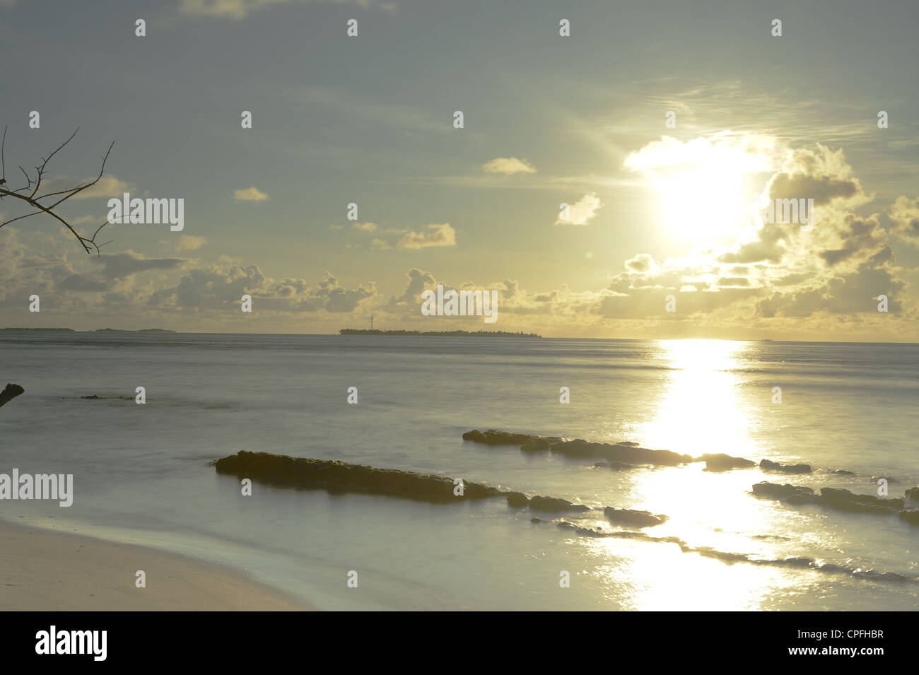 Lever de soleil sur l'océan Indien aux Maldives Banque D'Images