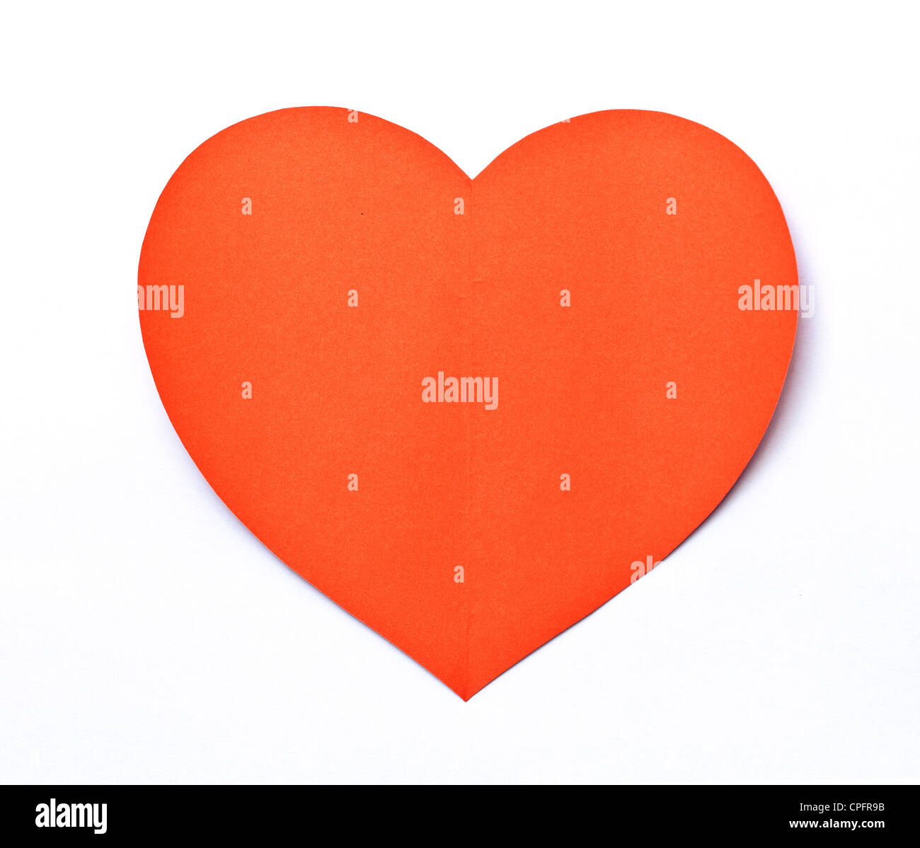 Coeur rouge sur blanc symbole de forme de papier Banque D'Images