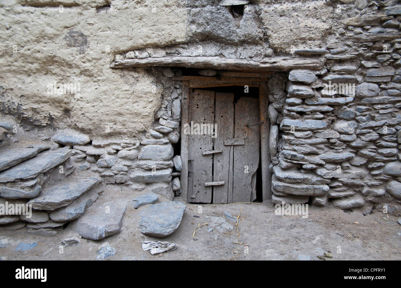 Porte d'animal stable dans Kagbeni Village, Upper Mustang. Banque D'Images