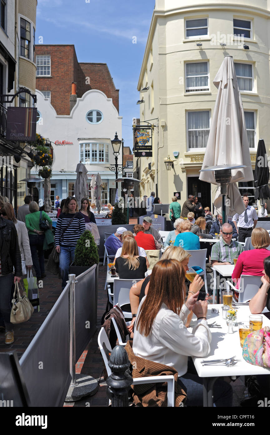 Piscine en plein air restaurant café de style de bars dans le centre-ville de Brighton East St Les ruelles secteur Sussex UK Banque D'Images