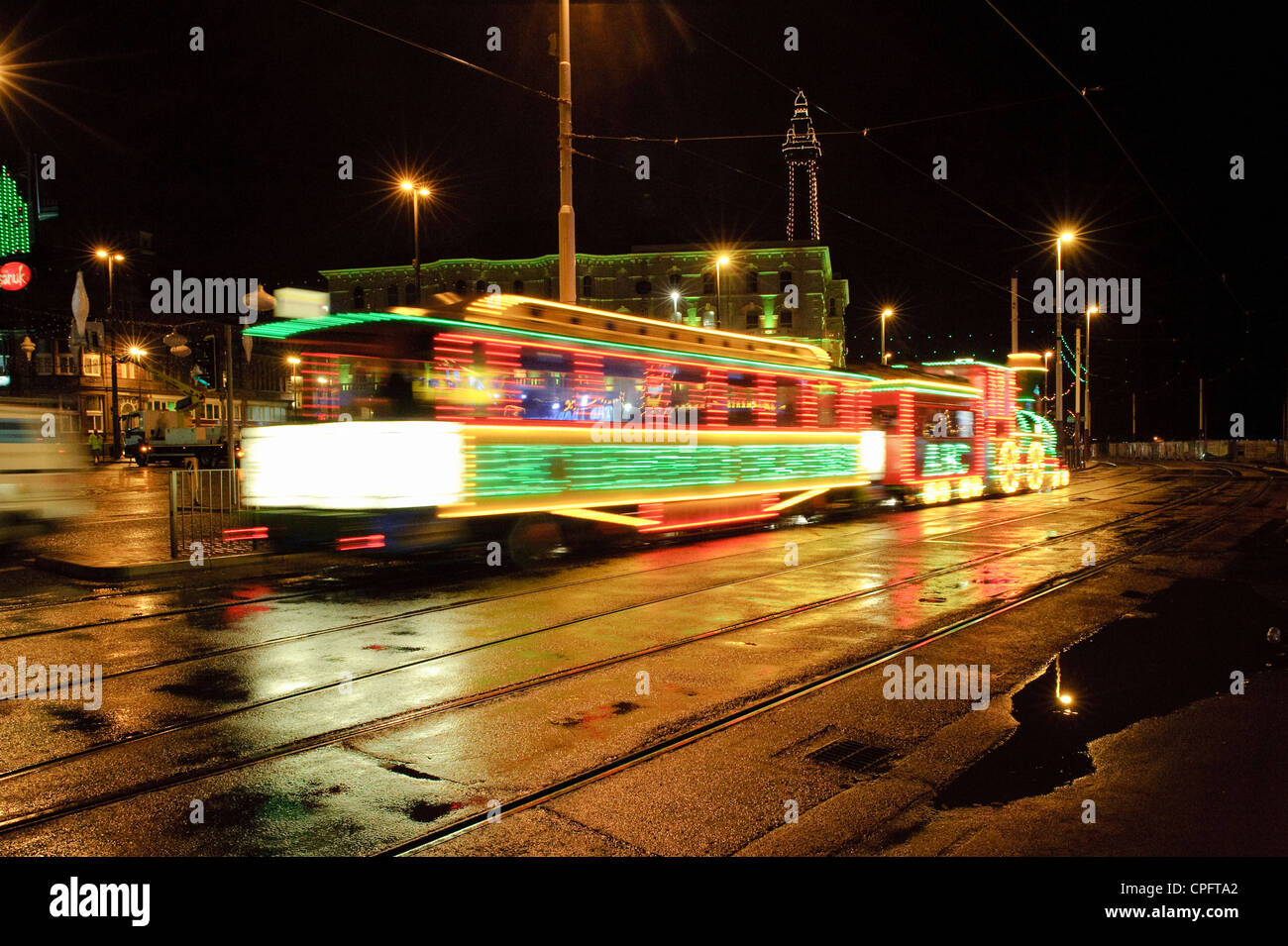 Tramway lumineux sur la plus ancienne de la Grande-Bretagne au réseau de tramway Blackpool Blackpool Illuminations pendant la Banque D'Images