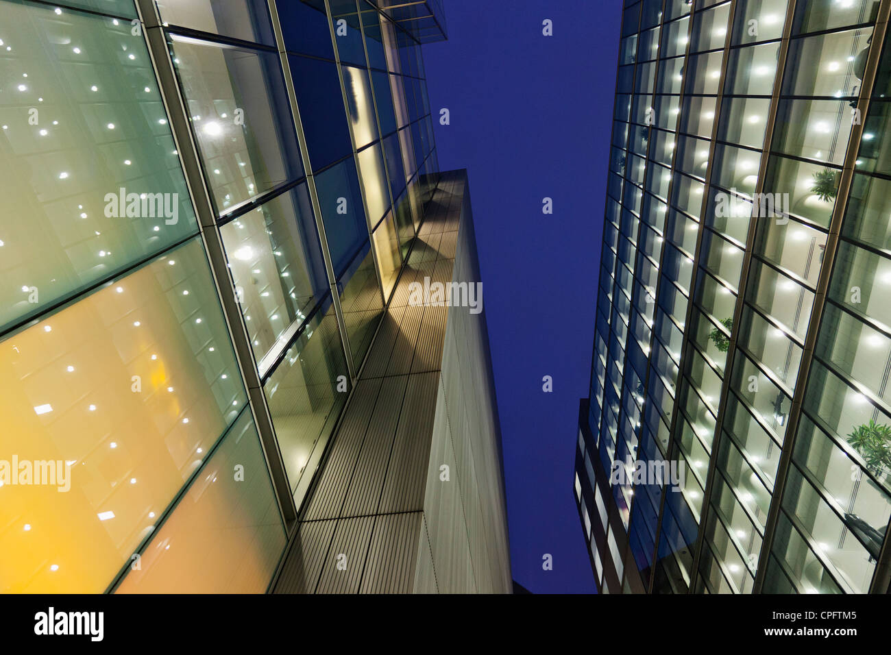 L'Angleterre, Londres, Southwark, Londres Plus Piazza Banque D'Images