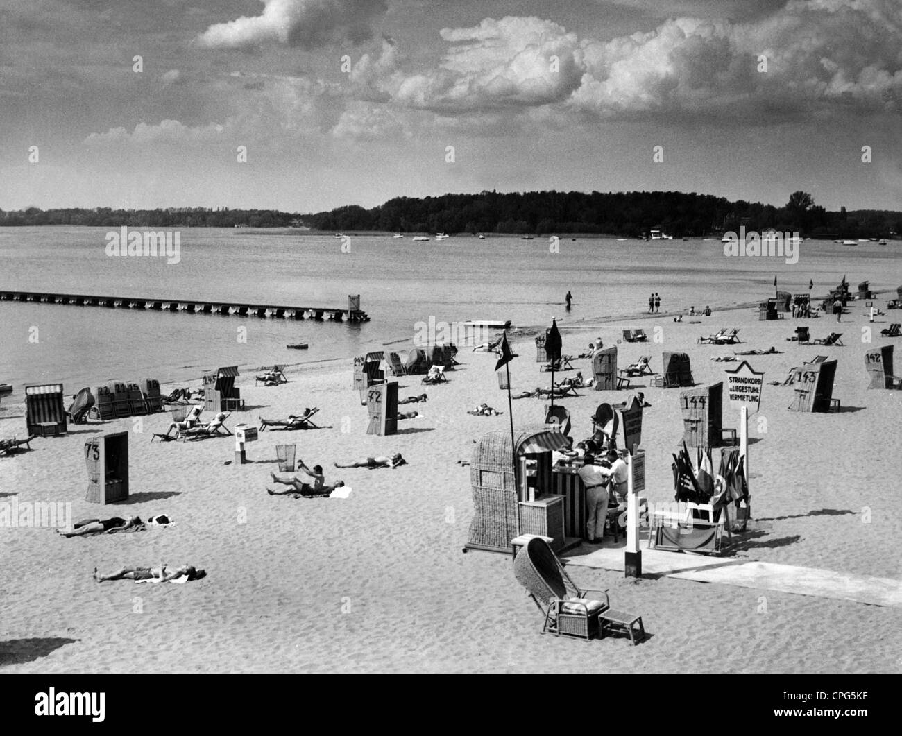 Baignade, bain en plein air, plage à Wannsee, Berlin, 1937, droits supplémentaires-Clearences-non disponible Banque D'Images