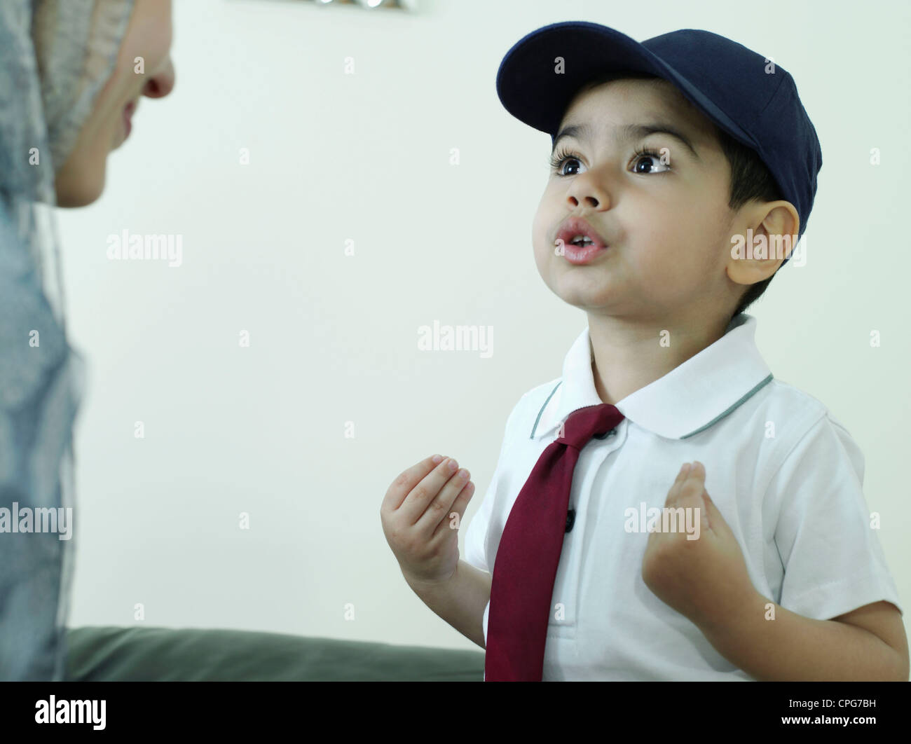 Fils de parler arabe avec sa mère Photo Stock Alamy