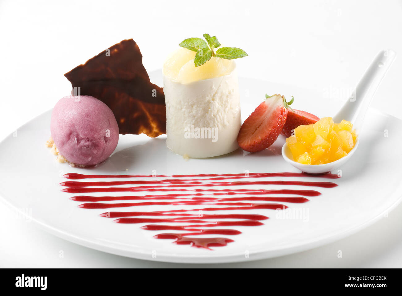Dessert gastronomique élégant Photo Stock - Alamy