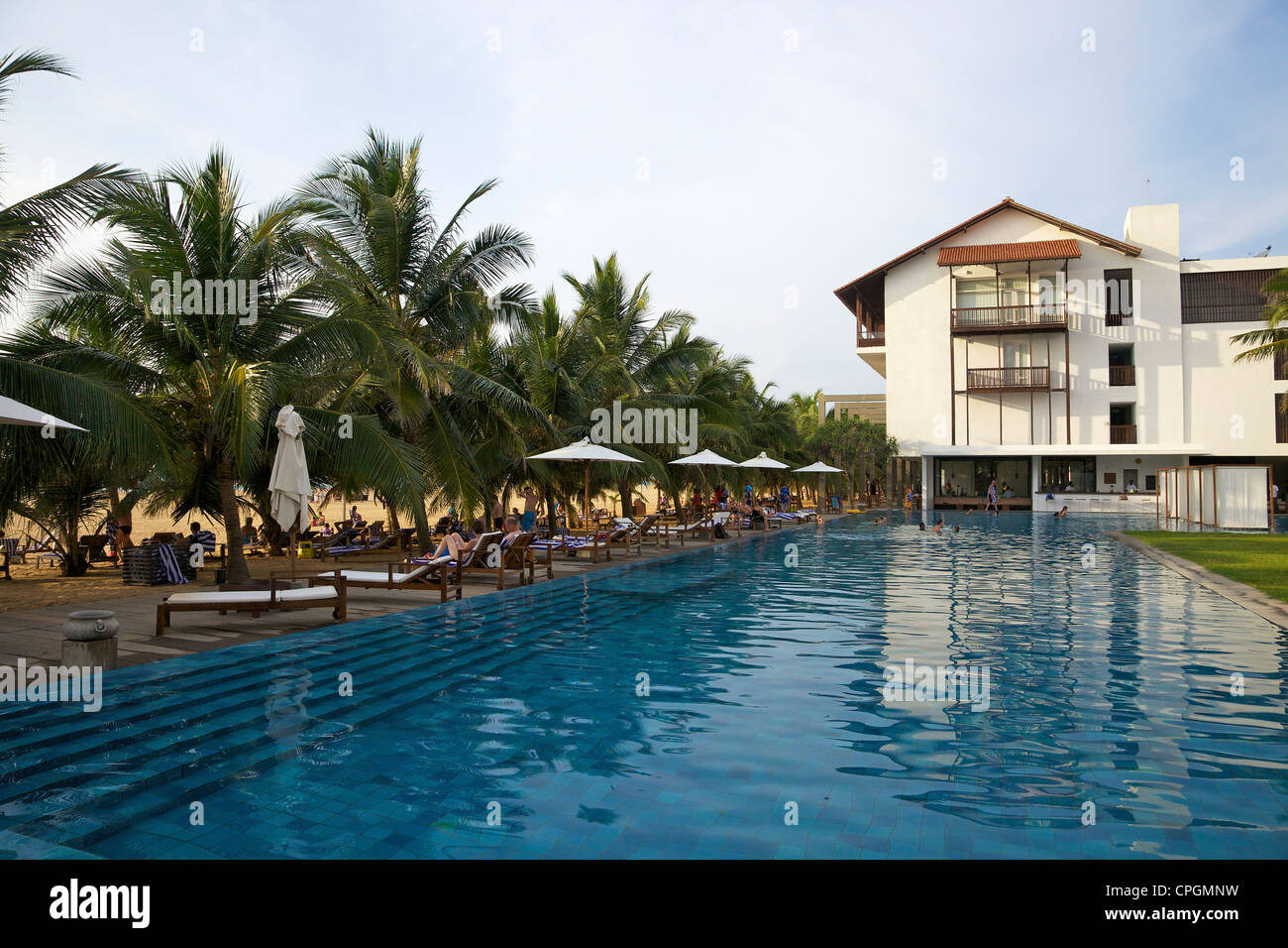 Piscine de l'hôtel Jetwing Blue, Negombo, Sri Lanka, Asie Banque D'Images