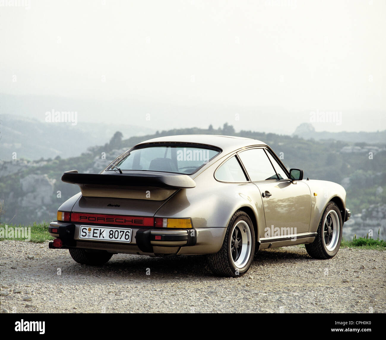 Transport / transport, voitures, variantes de véhicule, Porsche 911 2.0  Turbo 3.3 coupé, année de construction: 1982, droits  additionnels-Clearences-non disponible Photo Stock - Alamy