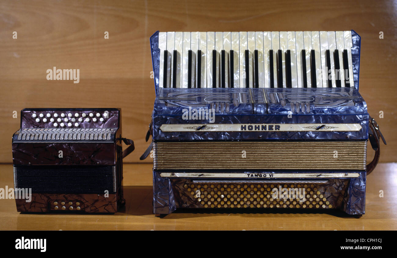 Musique, instruments, instruments de clavier, accordéon, Hohner 'Tango' VI,  Allemagne, , droits-supplémentaires-Clearences-non disponible Photo Stock -  Alamy