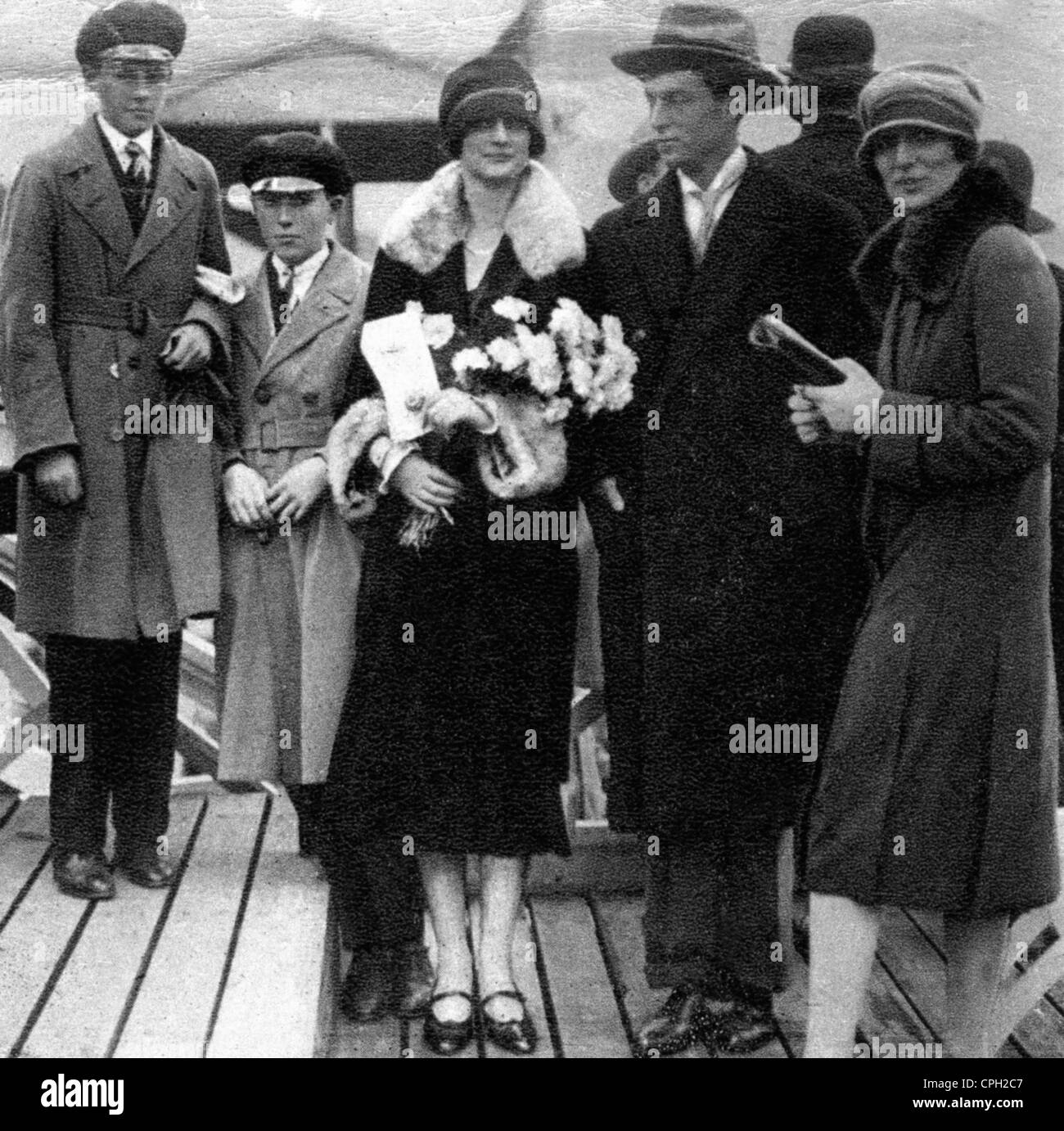 Léopold III, 3.11.1901 - 25.9.1983, roi des Belges 23.2.1934 - 16.7.1951, avec fiancé la princesse Astrid de Suède, sur la tribune devant le château d'Ulriksdal, 1926, Banque D'Images