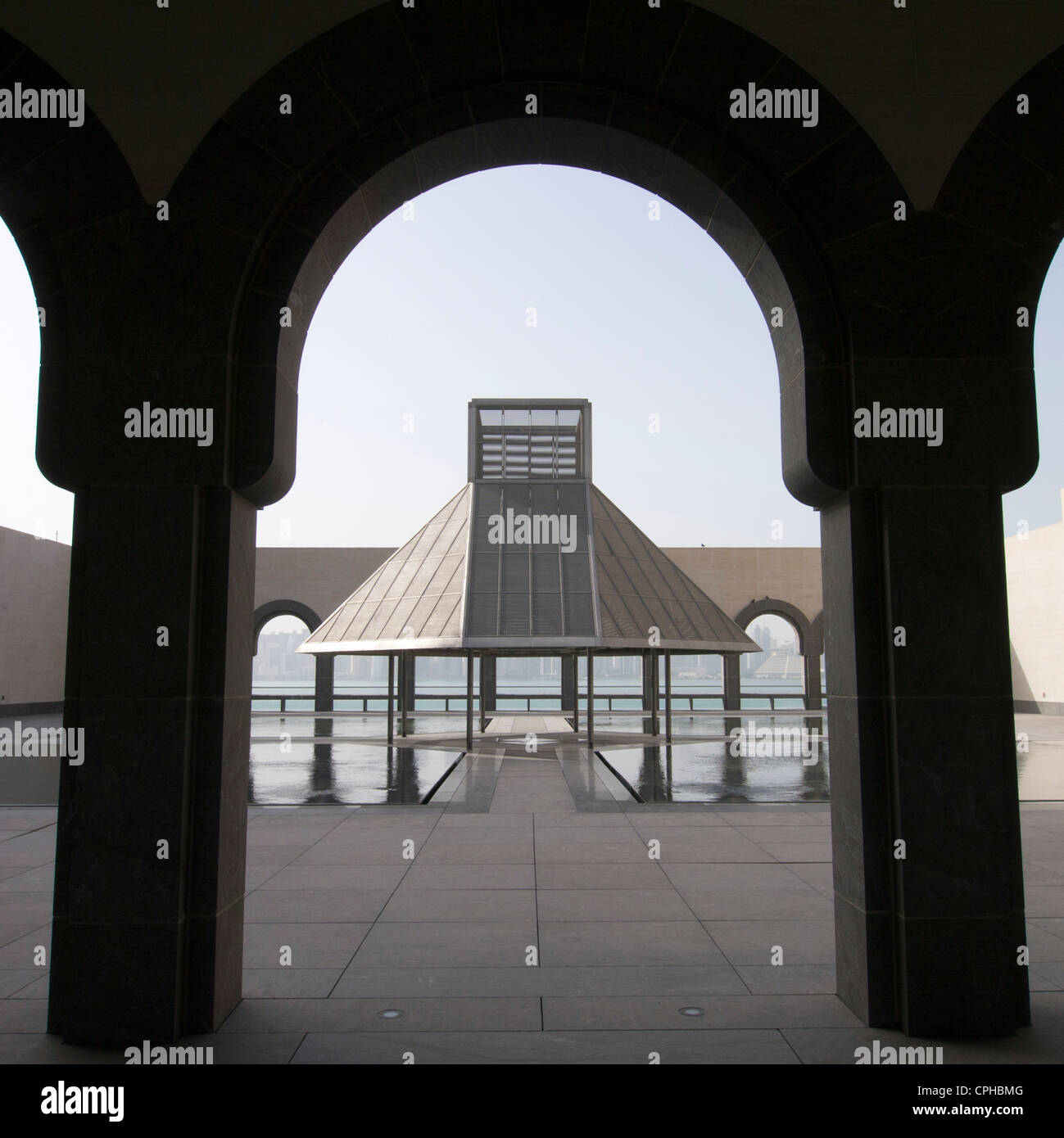 Vue extérieure du Musée d'art islamique à Doha au Qatar, architecte IM Pei Banque D'Images