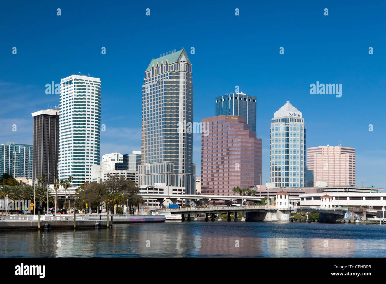 USA, United States, Amérique, Florida, Tampa, eau, pont, canal, centre-ville, centre-ville, l'horizon, Banque D'Images