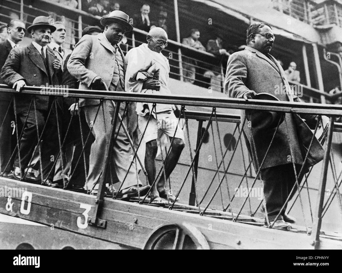 Mahatma Gandhi quitte son navire à Marseille, 1931 Banque D'Images