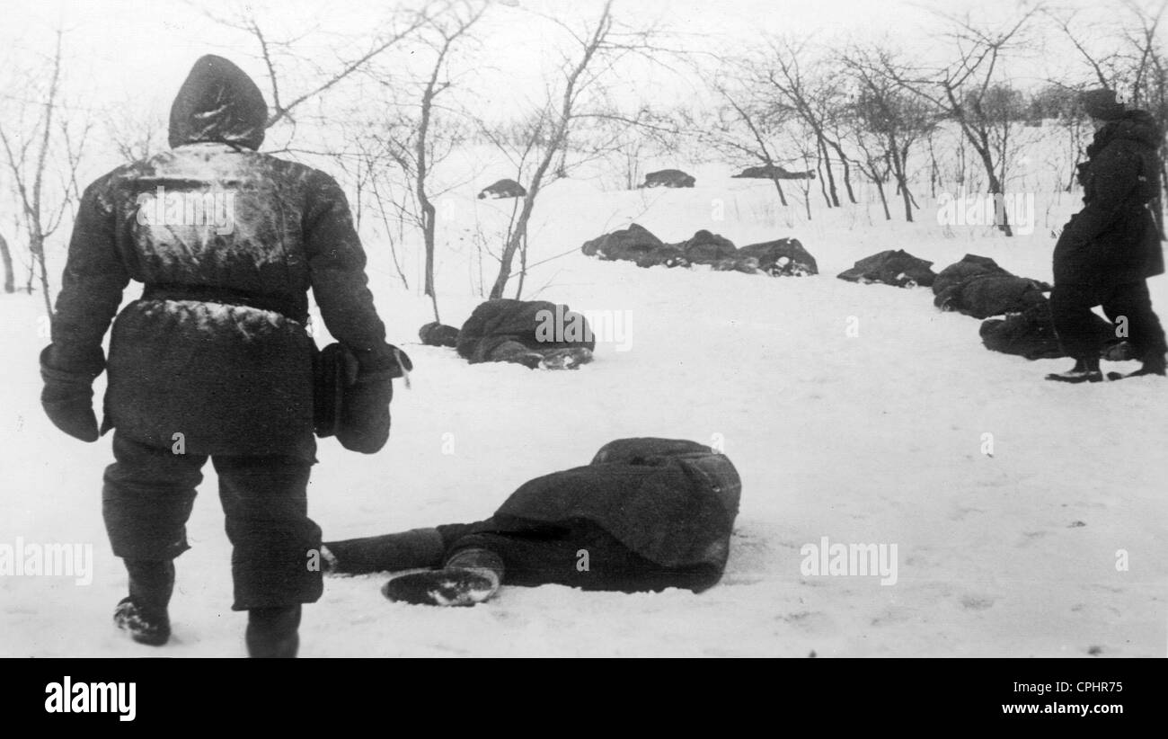Des soldats russes tués au combat durant la bataille de Kharkov, 1943 Banque D'Images