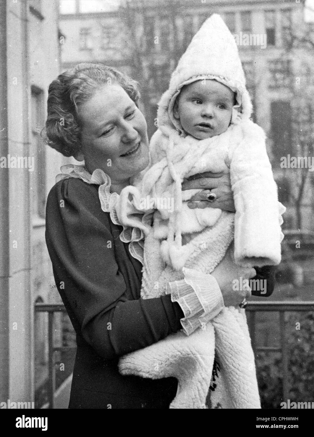 Emmy Goering avec fille Edda, 1939 Banque D'Images