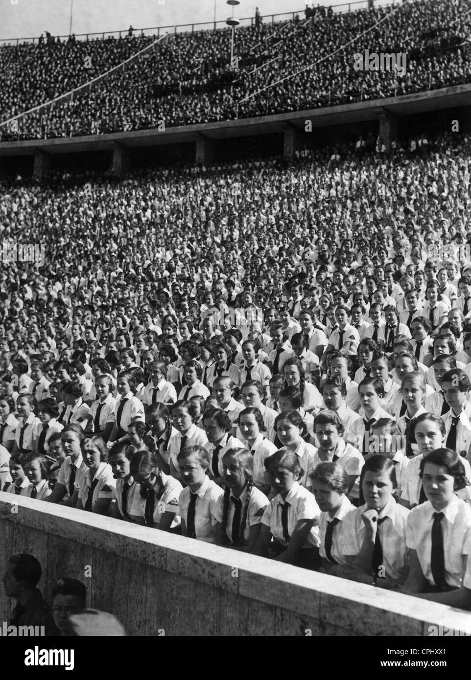 BDM les filles dans le Stade Olympique de Berlin, 1937 Banque D'Images