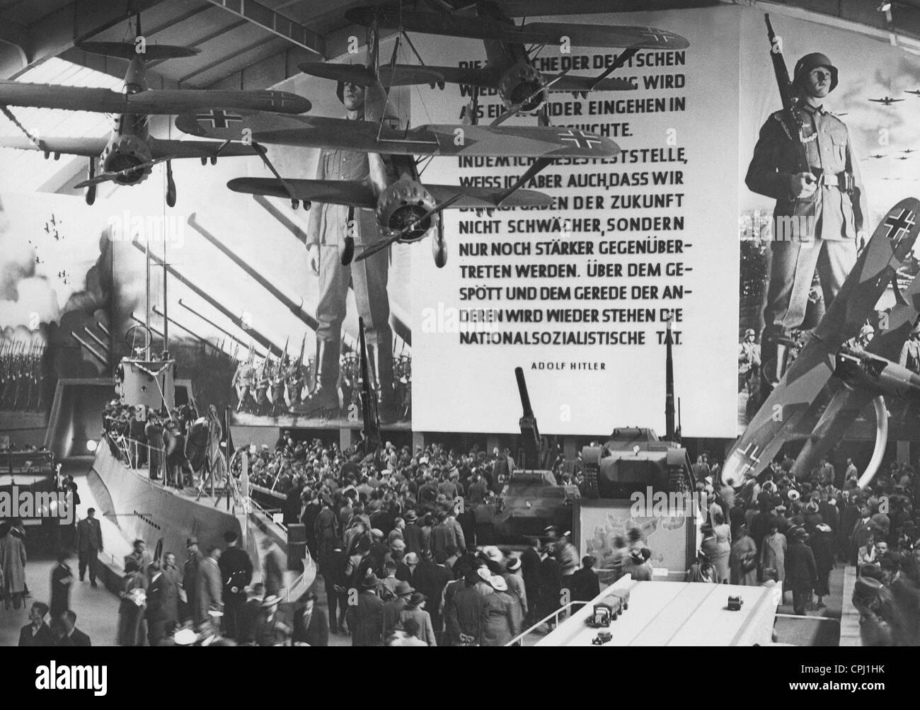 Visiteurs à l'exposition "Donnez quatre ans', 1937 Banque D'Images