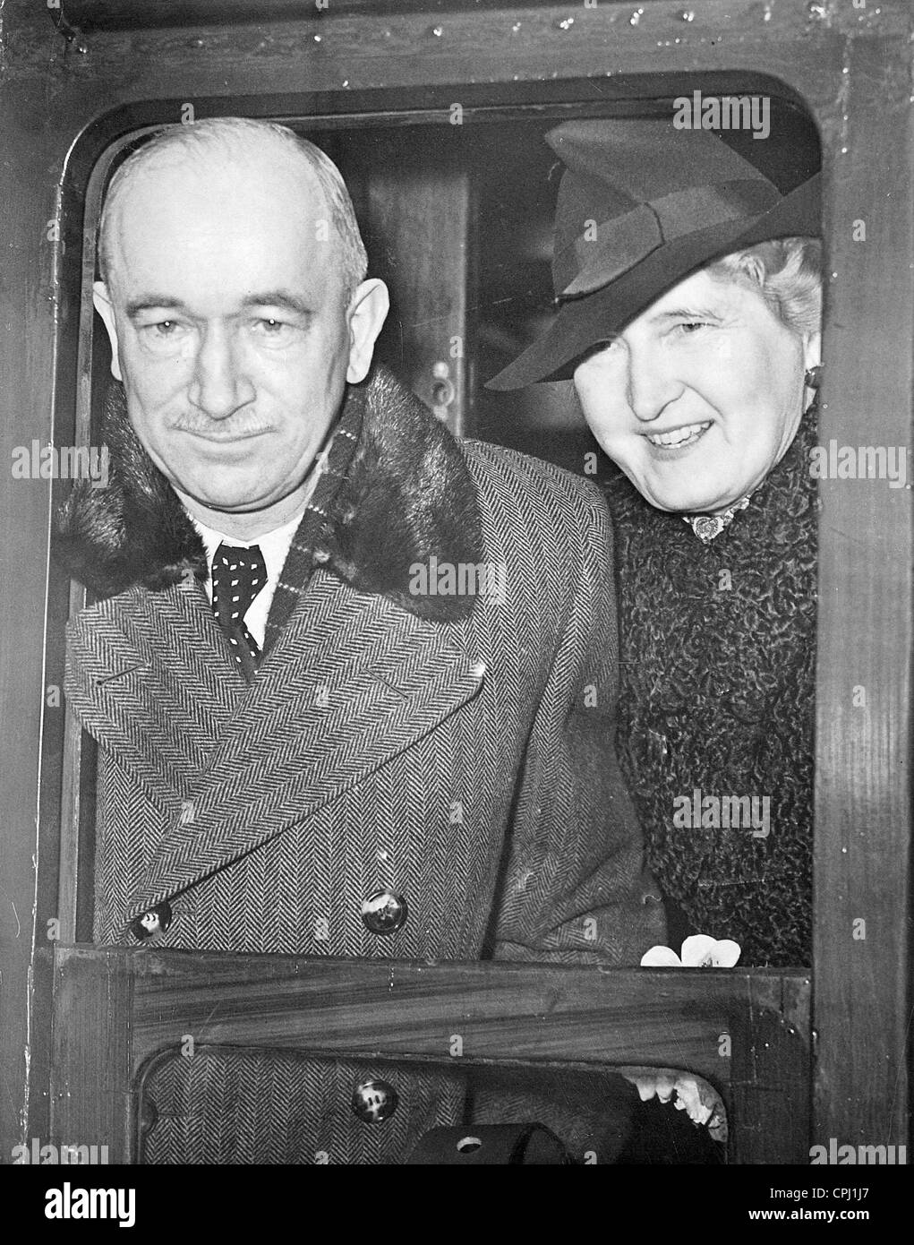 Eduard Benes et son épouse lors de leur départ pour les USA Banque D'Images