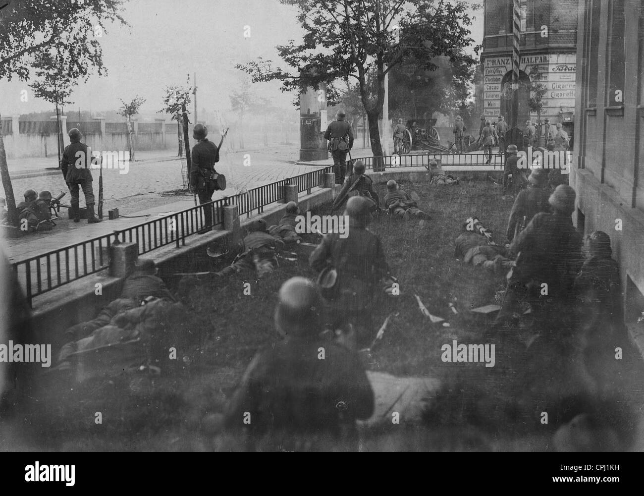 Bataille entre les troupes allemandes et les insurgés polonais en Haute-silésie, 1919 Banque D'Images