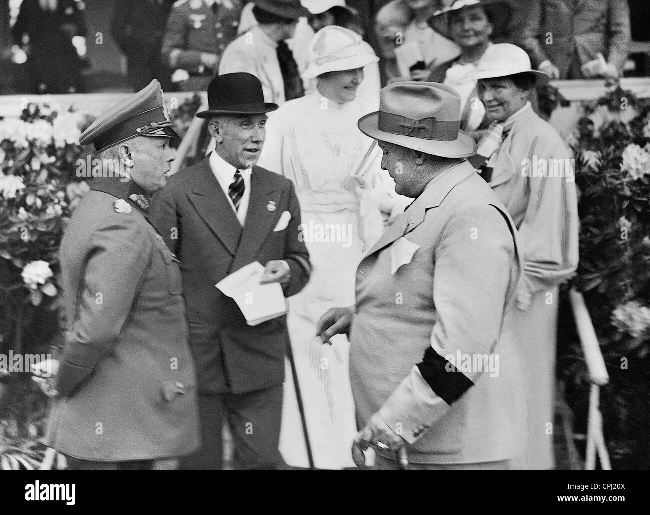 Werner Freiherr von Fritsch, Franz von Papen, Hermann Goering à la course de chevaux, 1936 Banque D'Images