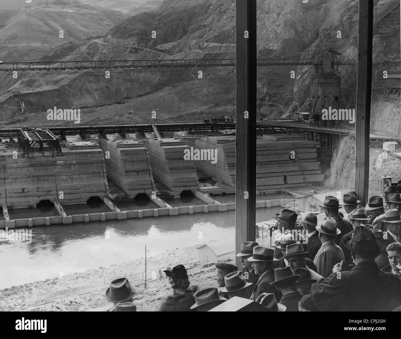 Franklin D. Roosevelt visite le barrage Grand Coulee, 1937 Banque D'Images