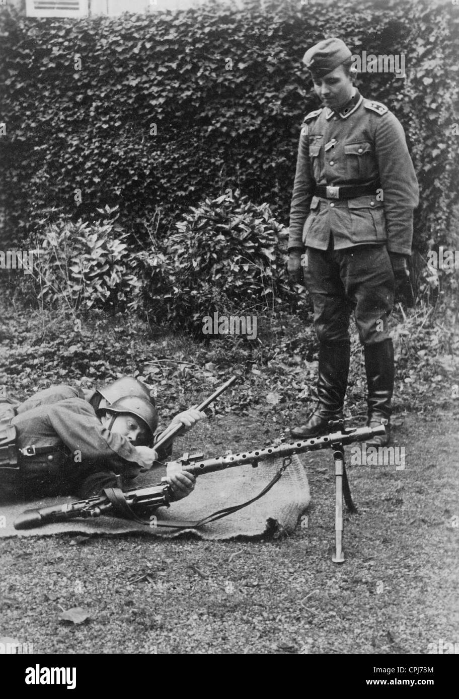Soldat allemand avec une MG 34, 1940 Banque D'Images