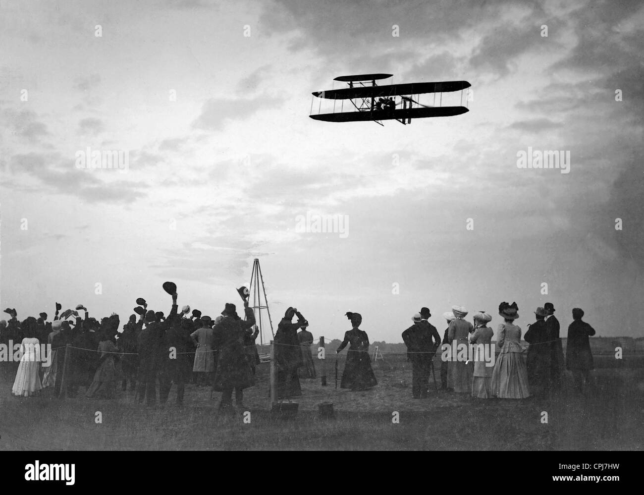 Une démonstration en vol d'Orville Wright, Berlin 1909 Banque D'Images