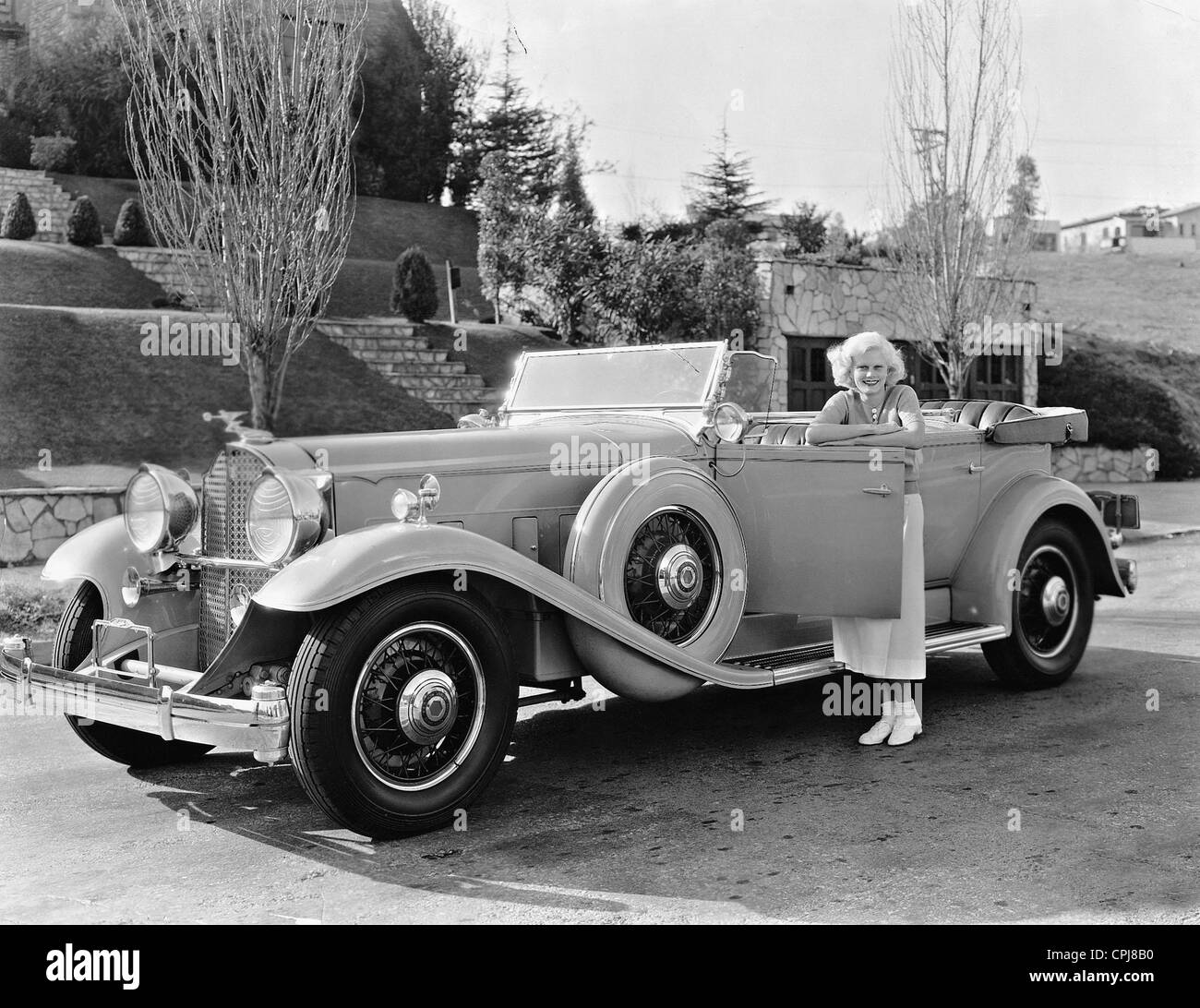 Jean Harlow avec une Packard, 1932/33 Banque D'Images