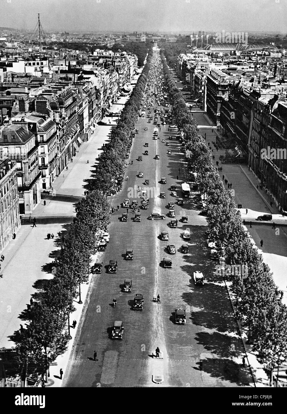 L'avenue des Champs Ã ?lysÃ©es, 1937 Banque D'Images