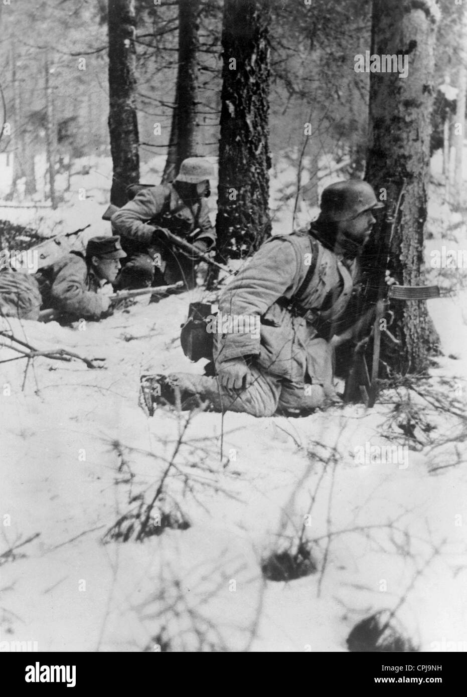 Les soldats allemands au cours des combats dans Courland-Brueckenkopf, 1945 Banque D'Images