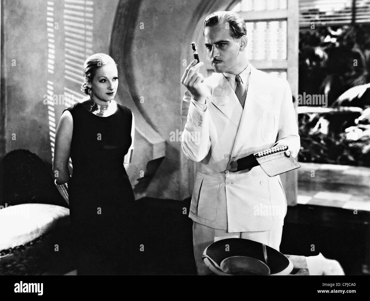 Tala Birell et Melvyn Douglas dans 'Nagana', 1933 Banque D'Images