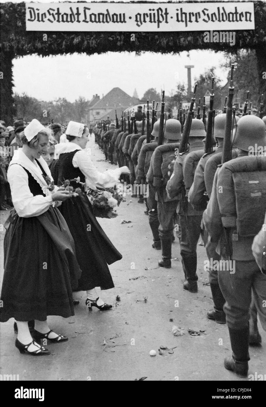 Entrée des soldats allemands en Landau, 1936 Banque D'Images