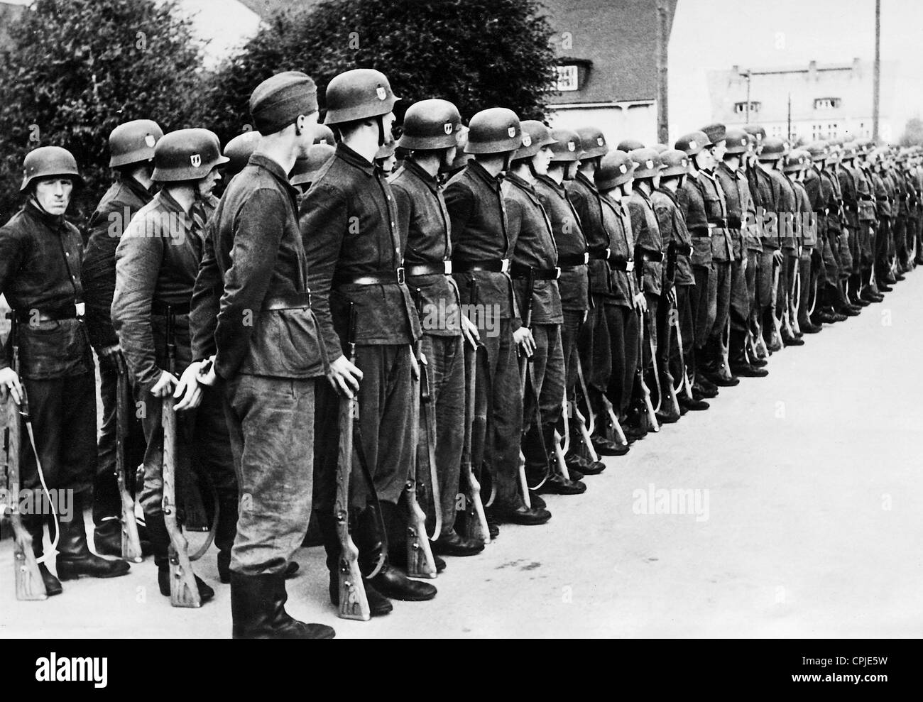 Des soldats de la Légion norvégienne au cours de leurs forages, 1941 Banque D'Images