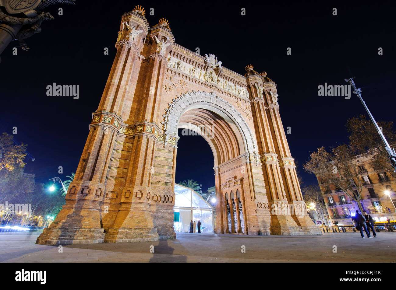 Barcelone, Espagne - Décembre 2011 : Arc de Triomphe de nuit. Banque D'Images