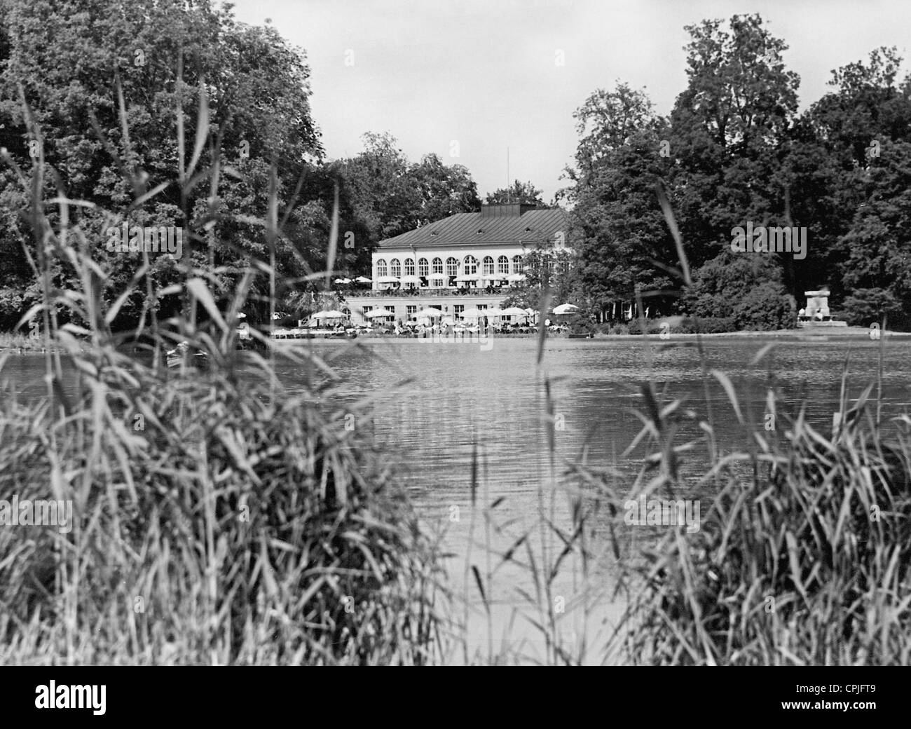 La Seehaus Restaurant (maison du lac) au lac Kleinhesseloher, 1937 Banque D'Images