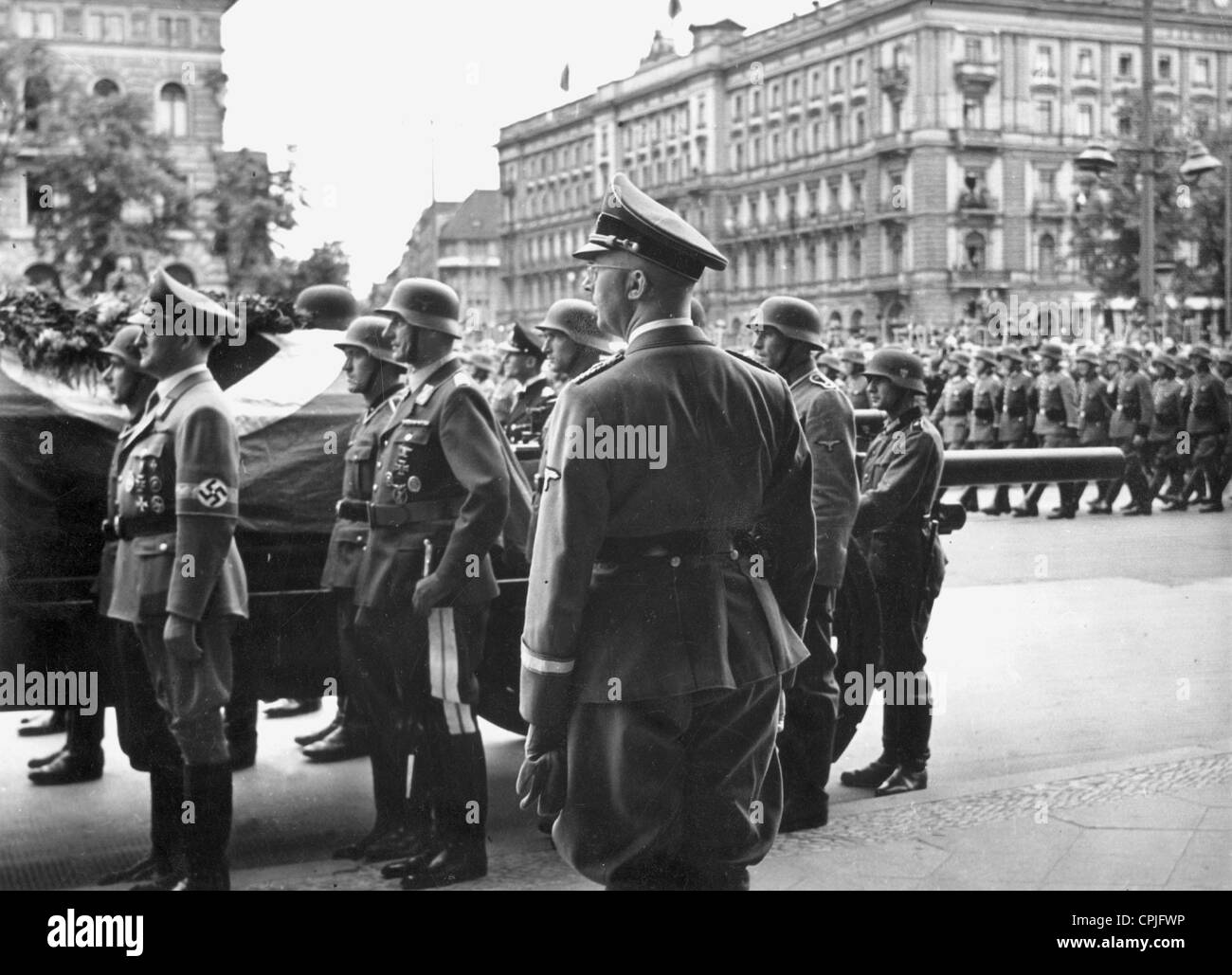 Heinrich Himmler aux funérailles d'état pour Reinhard Heydrich, 1942 Banque D'Images