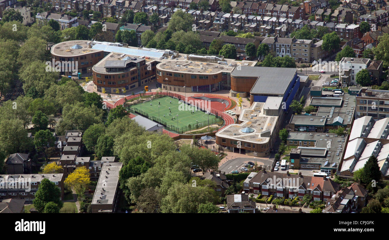 Vue aérienne de la City of London Academy Highbury Grove, Islington, Londres Banque D'Images