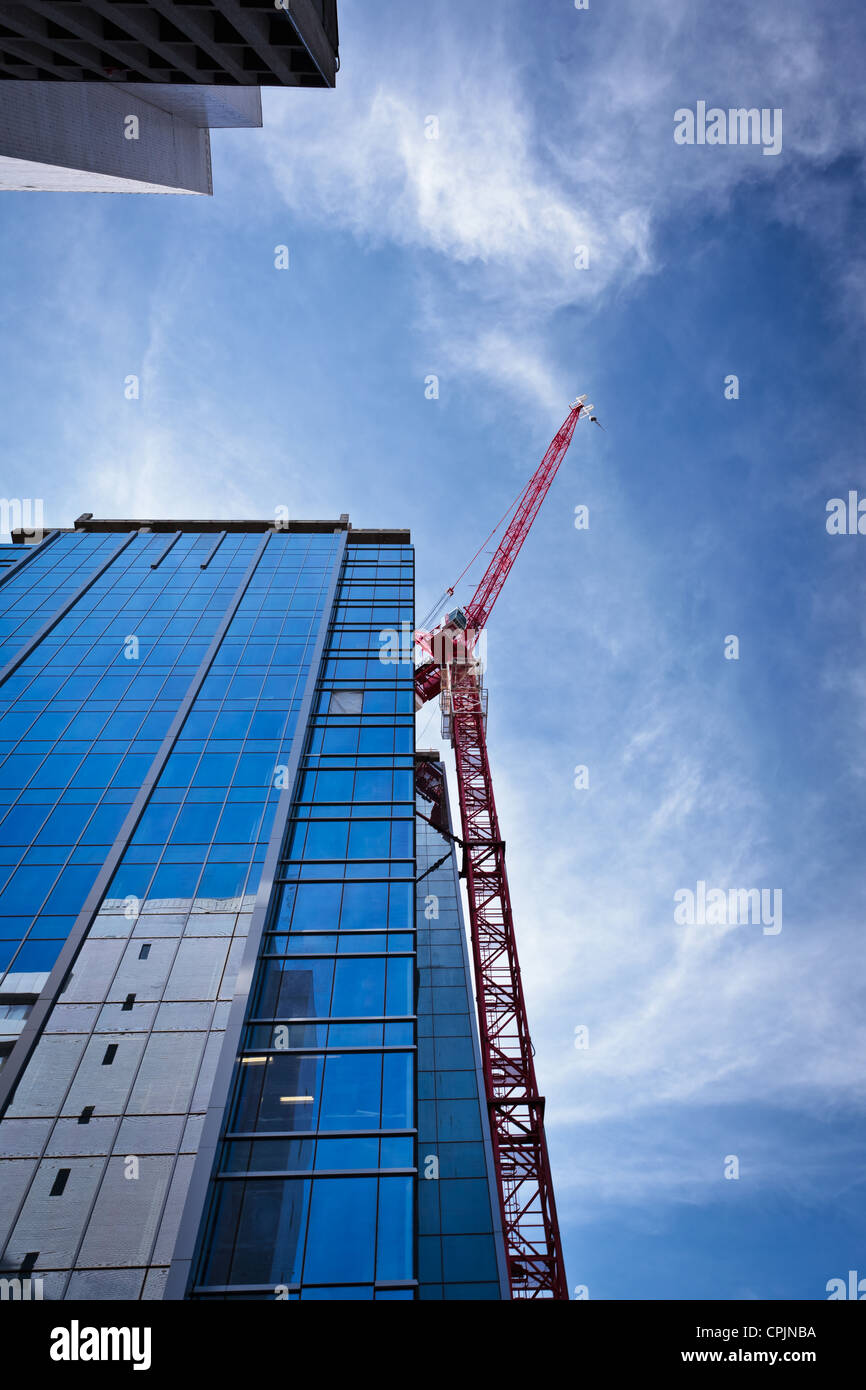 Construction en hauteur avec grue Banque D'Images